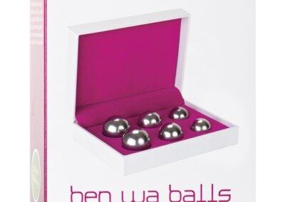 BOLAS Y HUEVOS